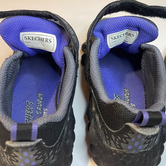 Used Sketchers Sketch-O-Saurus light up shoes, size 13 + Dino sandals size 3/4 - Picture 7 of 11